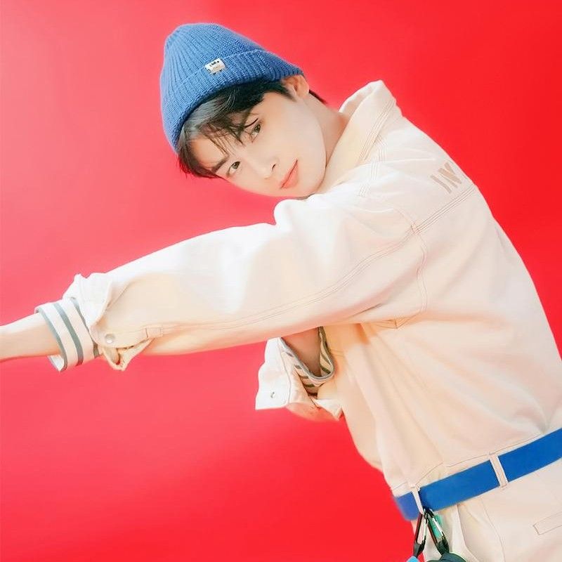 Recent activity shot of Cha Eunwoo