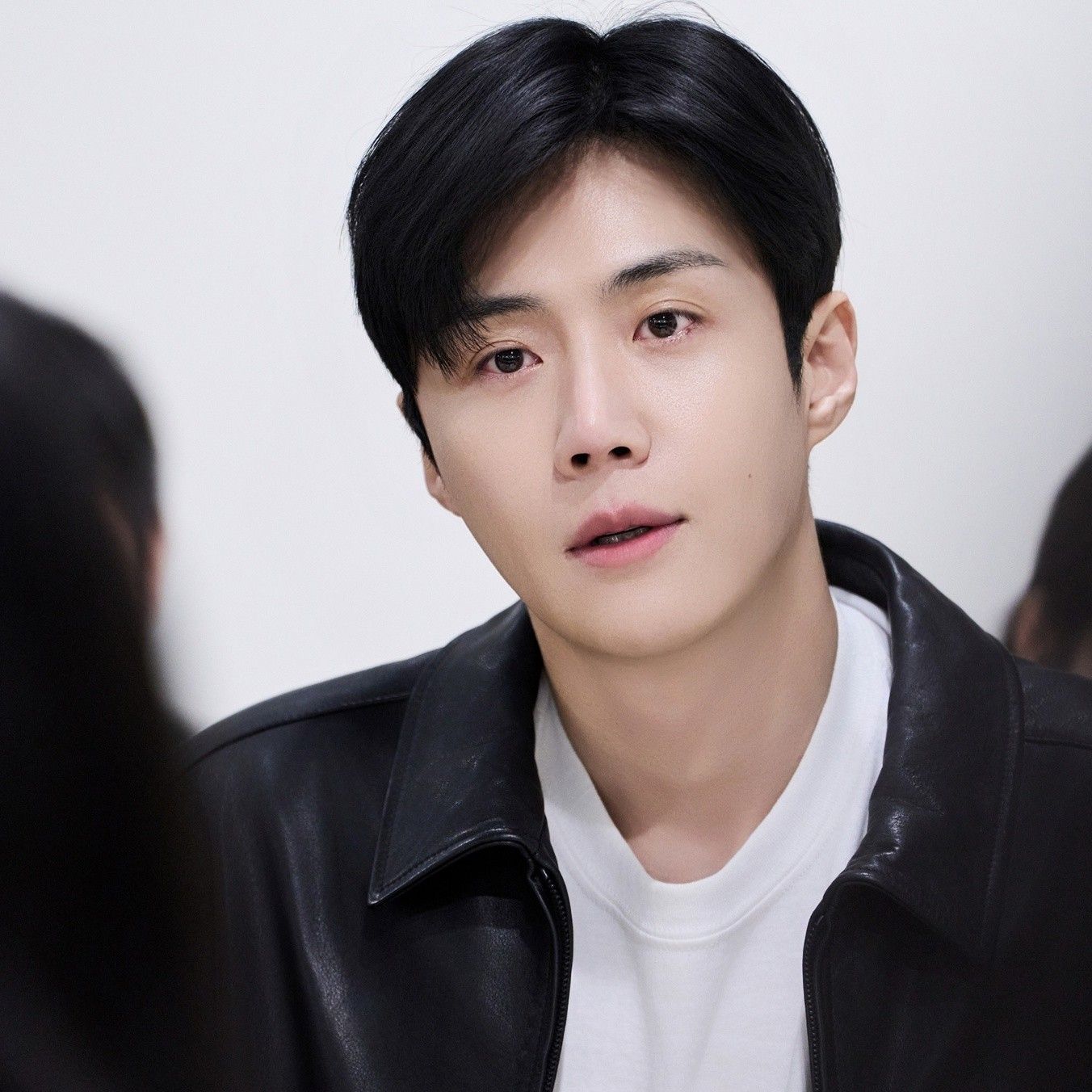 Behind-the-scenes cut of Kim Seonho