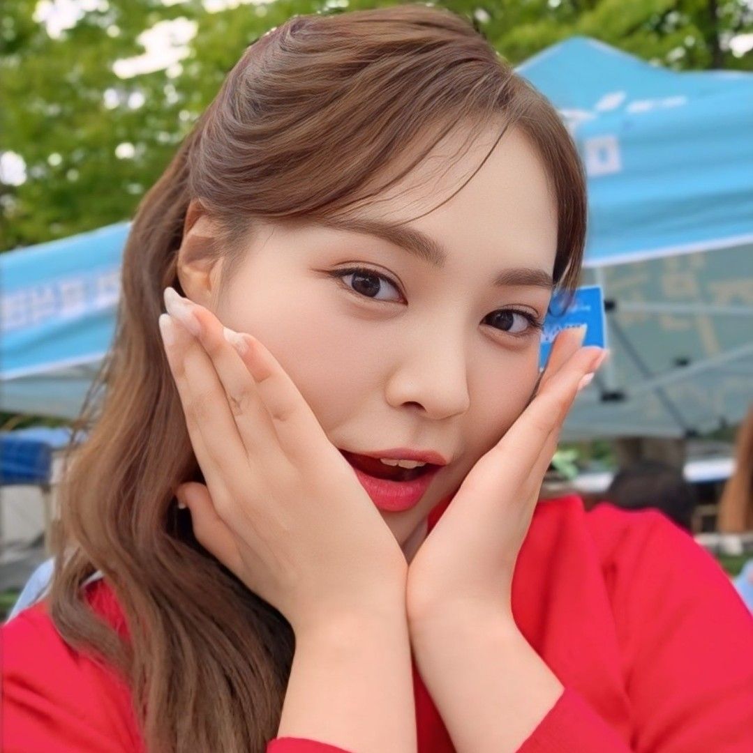 Behind-the-scenes cut of Miss Kim