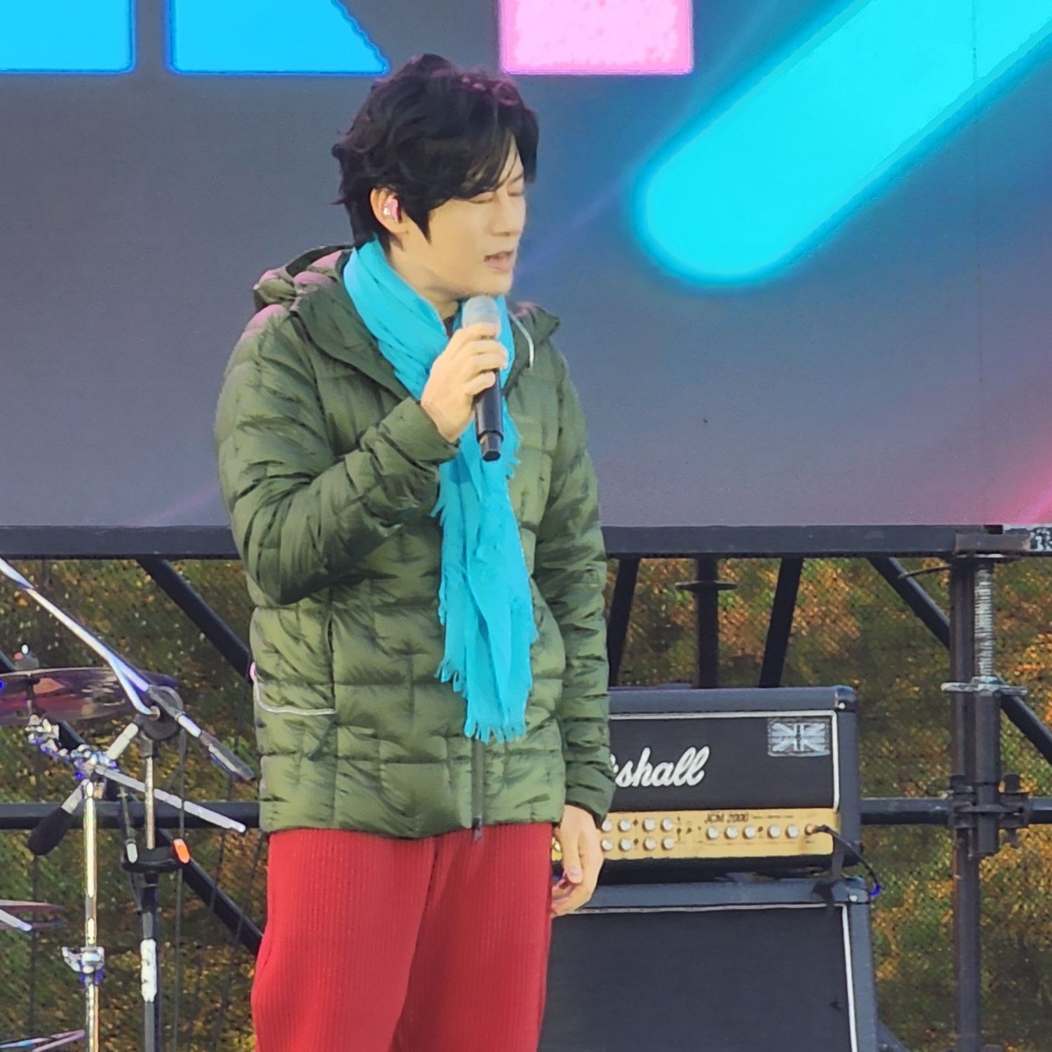 A moment captured by a fan of Kang Moonkyung