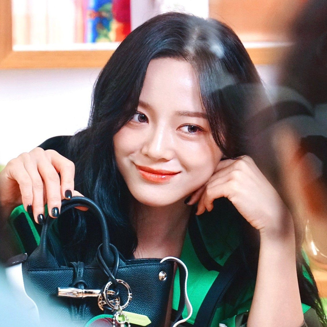 Behind-the-scenes cut of Kim Sejeong