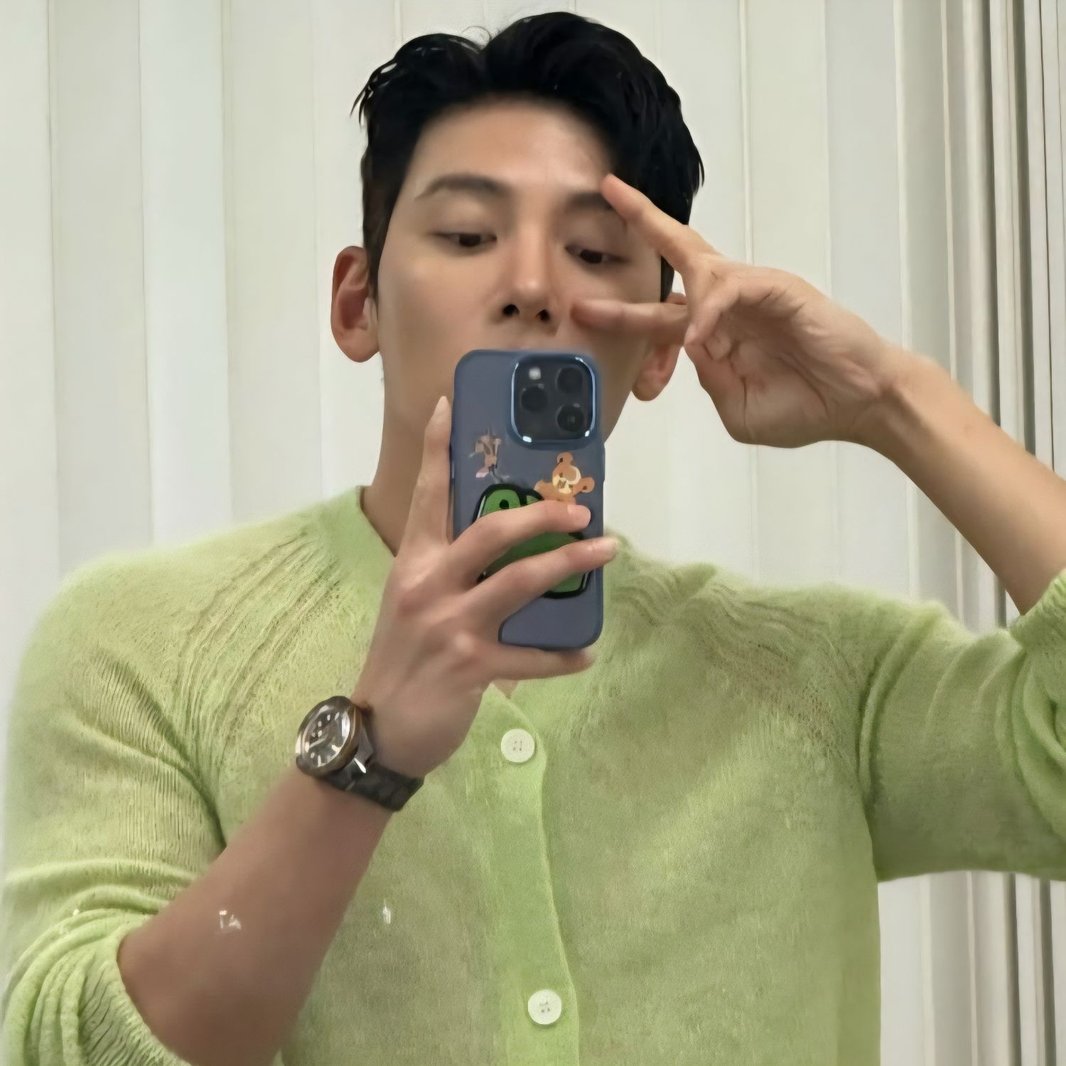 Behind-the-scenes cut of Ji Changwook