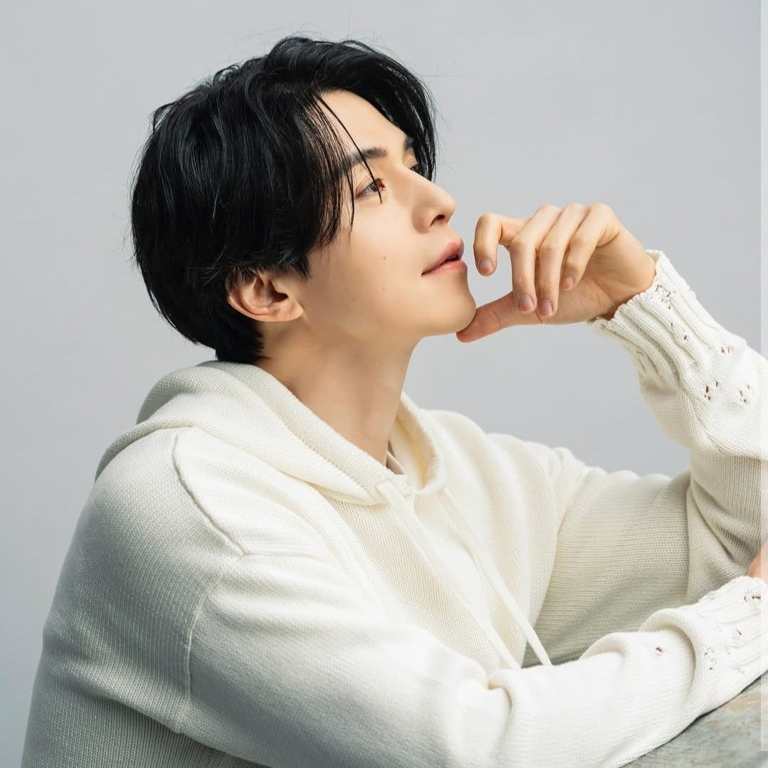A moment captured by a fan of Lee Dongwook