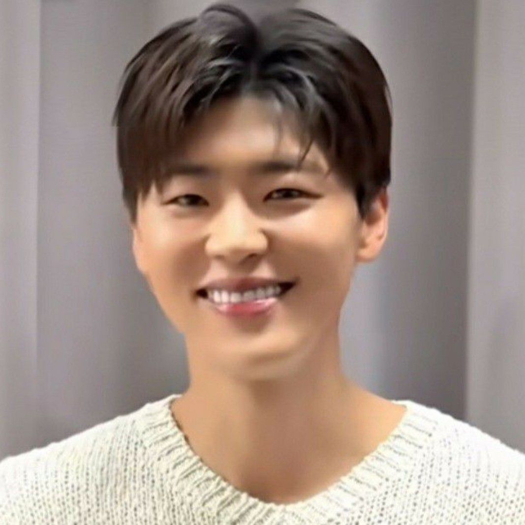 Recent activity shot of Park Jihyeon