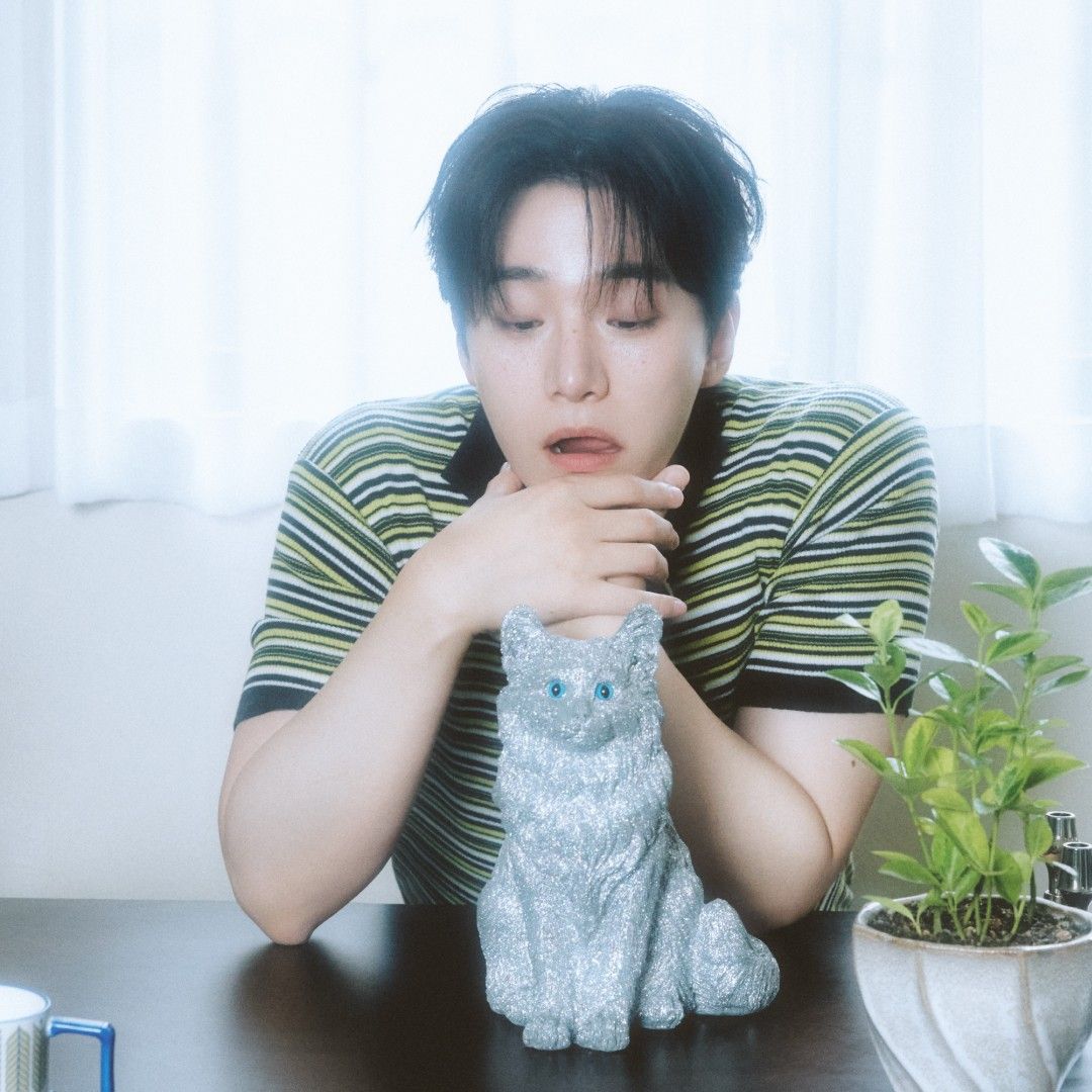 Behind-the-scenes cut of Lee Junho