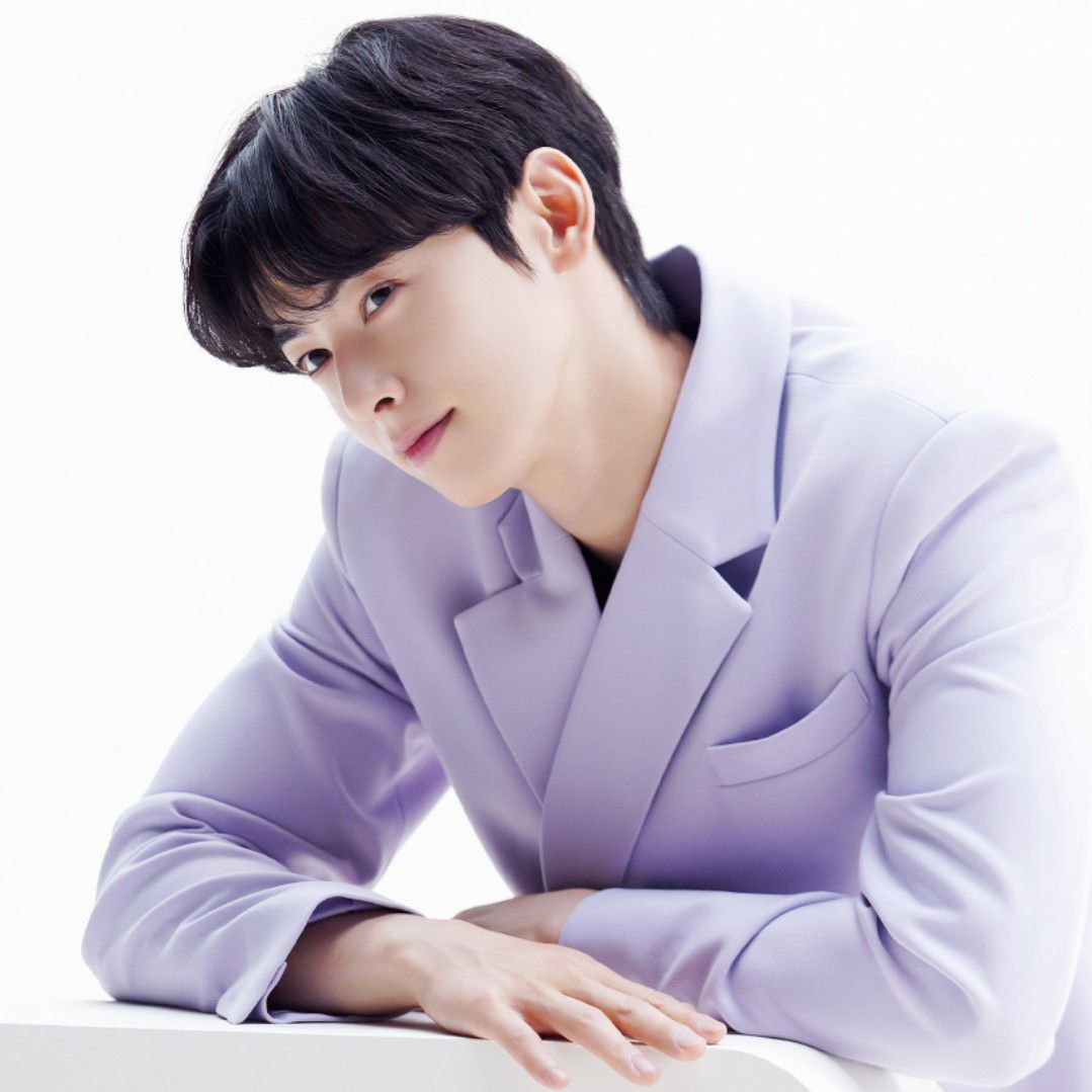 Foto terbaru dari Cha Eunwoo