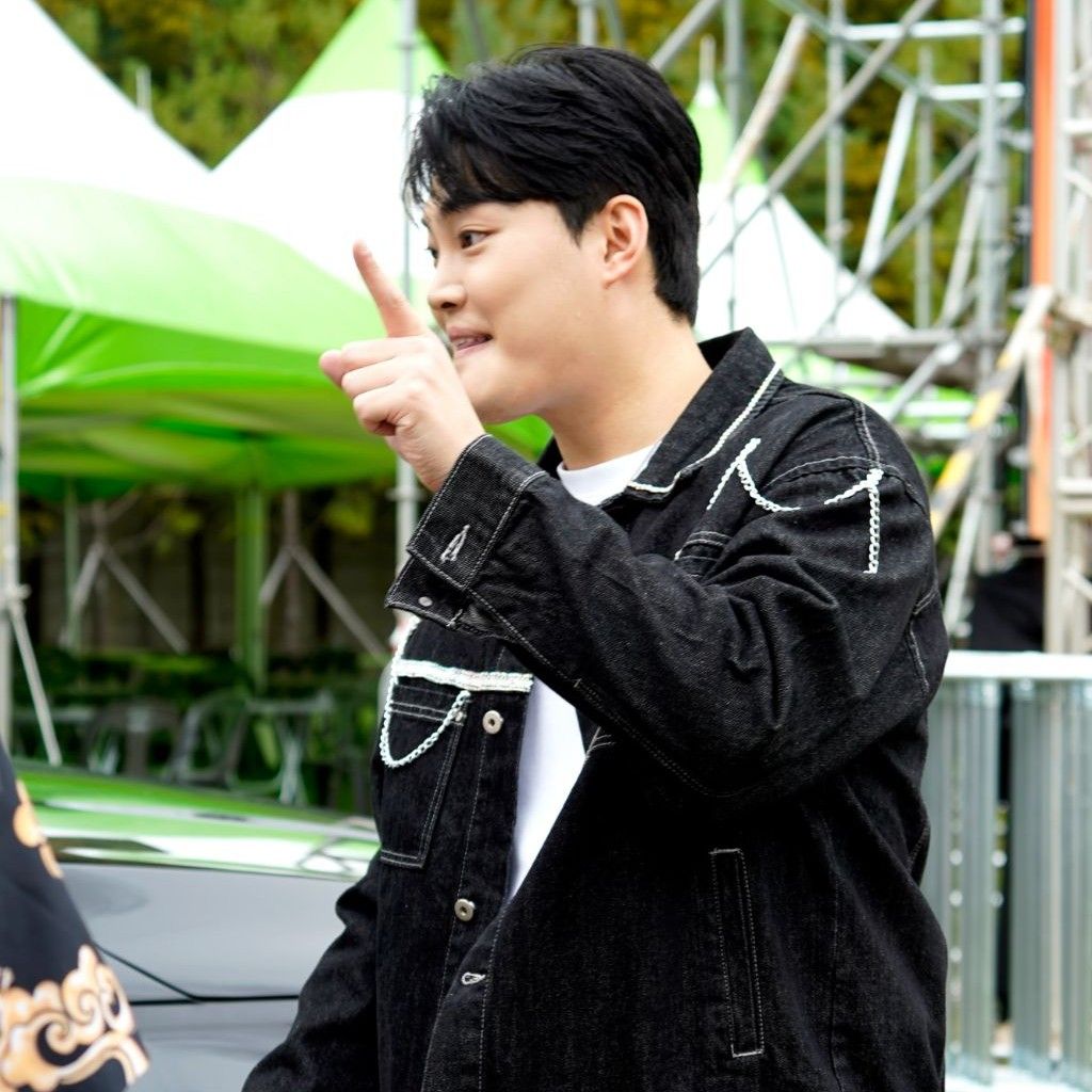 Behind-the-scenes cut of Kim Kyungmin