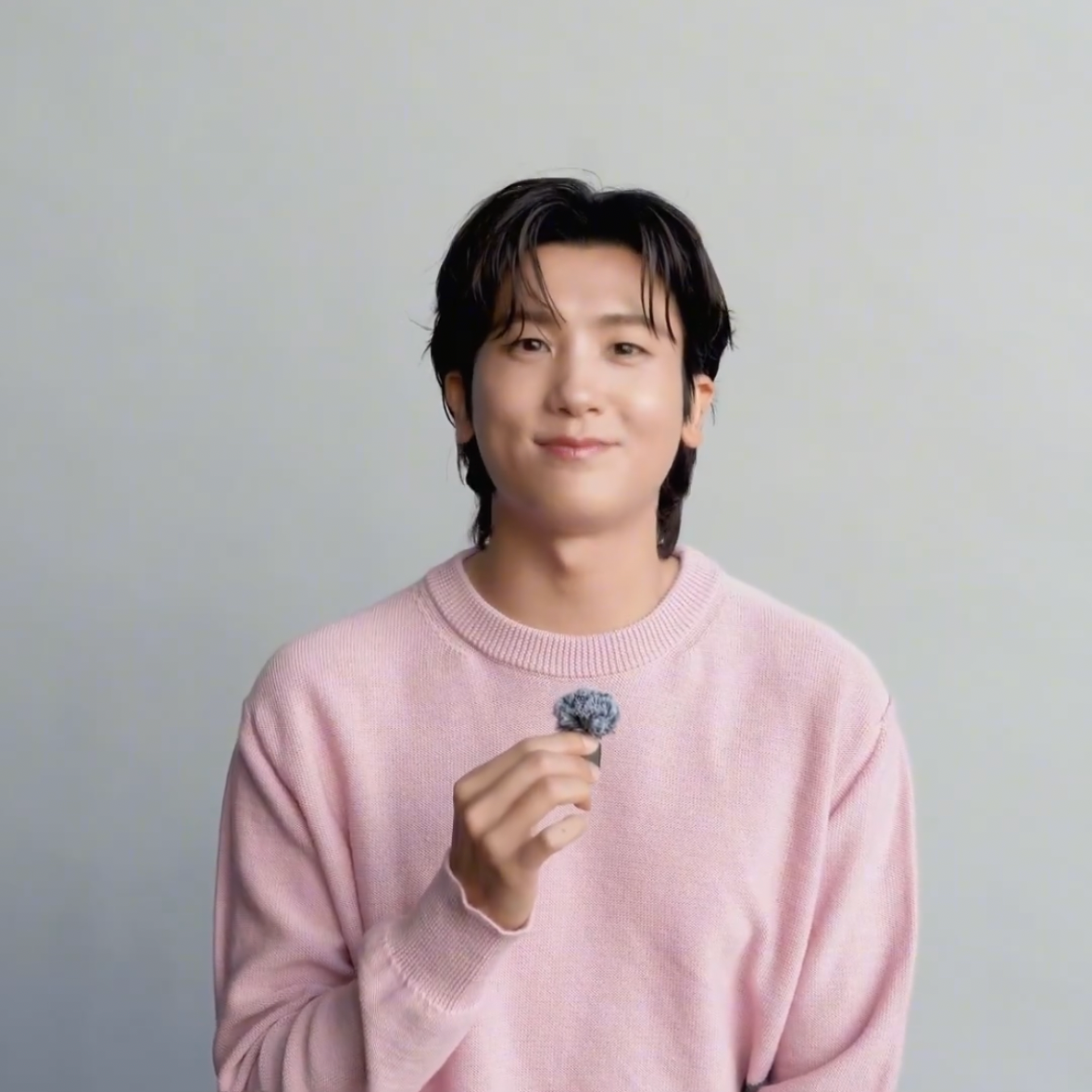 Behind-the-scenes cut of Park Hyungsik