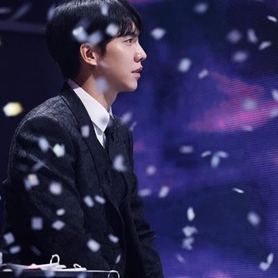 Behind-the-scenes cut of Lee Seunggi
