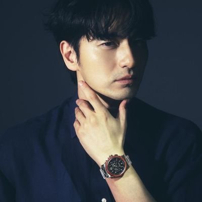 Behind-the-scenes cut of Lee Jinwook