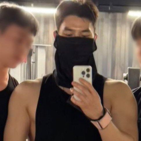 Latest photo of Song Kang