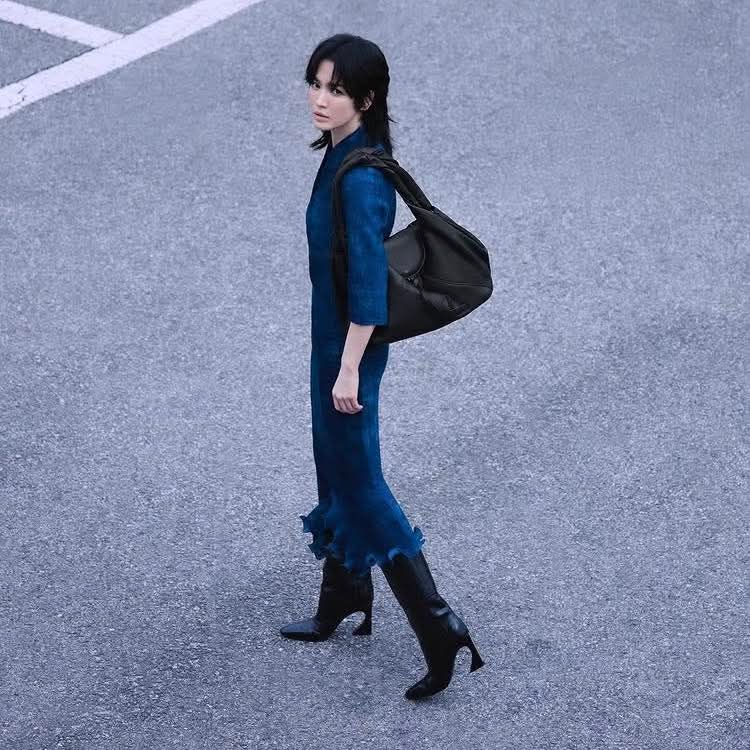 Recent activity shot of Song Hyekyo