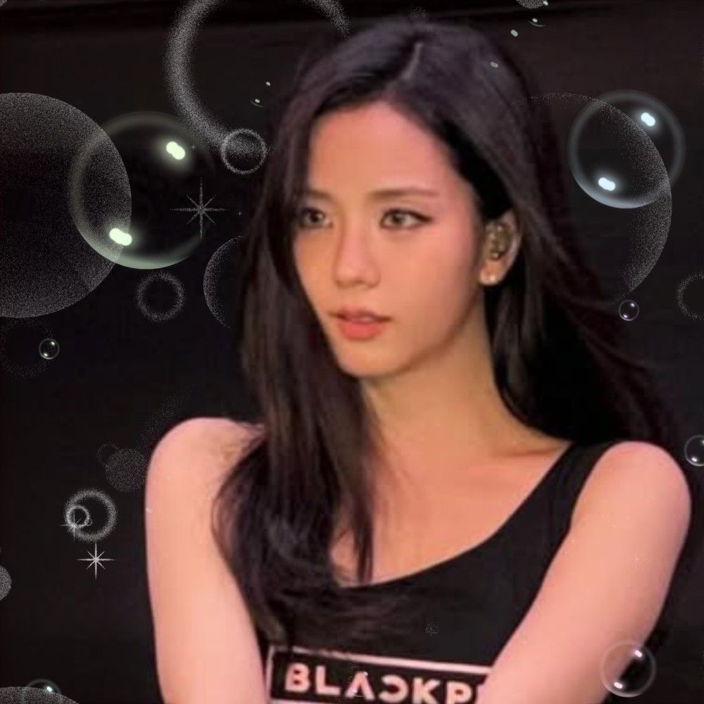 Recent activity shot of Jisoo (1995)