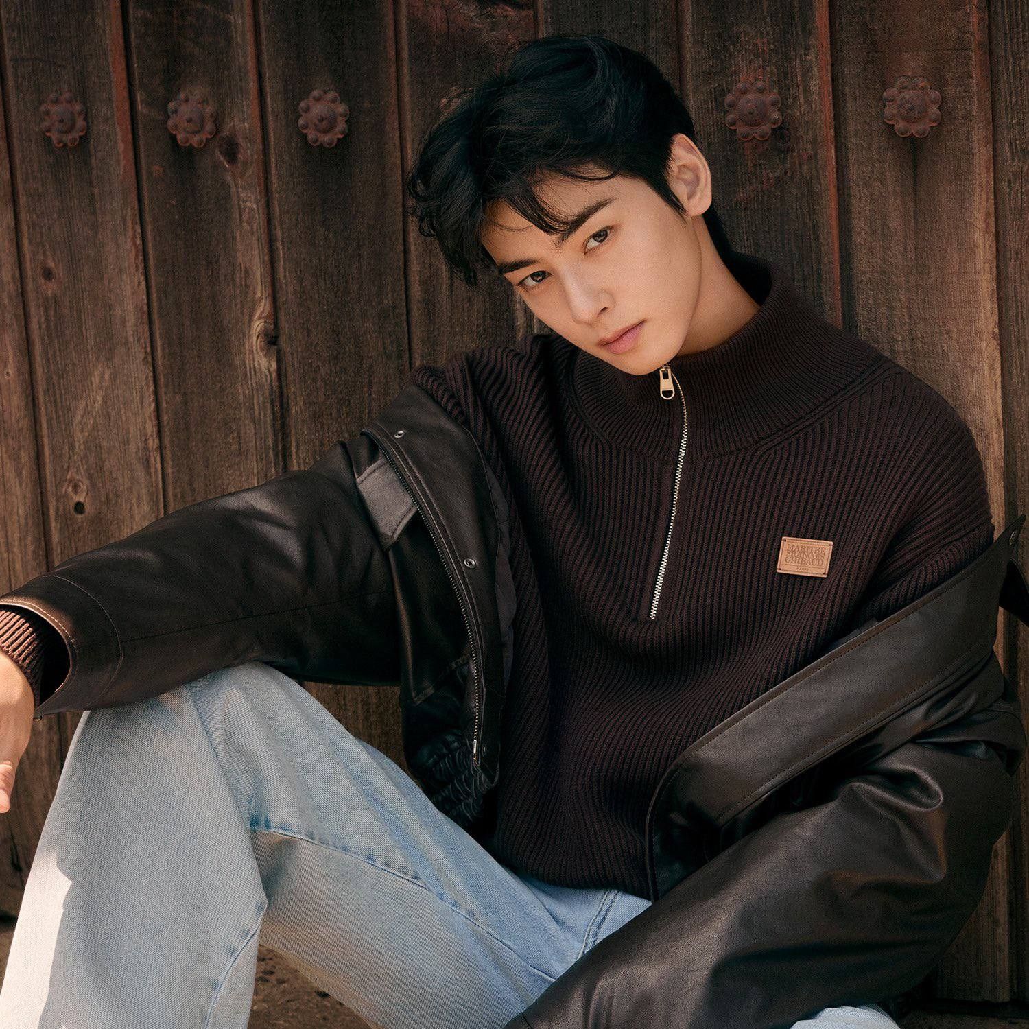 Latest photo of Cha Eunwoo