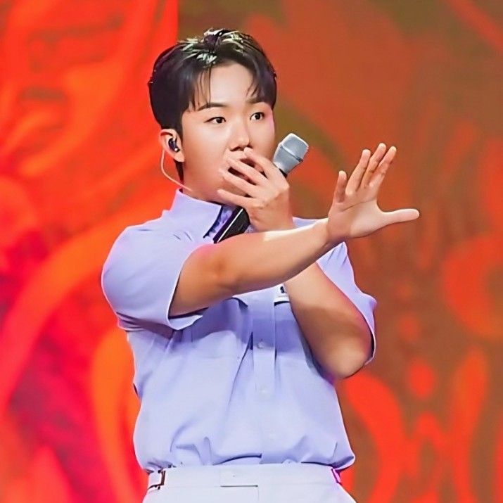 Behind-the-scenes cut of Nam Seungmin