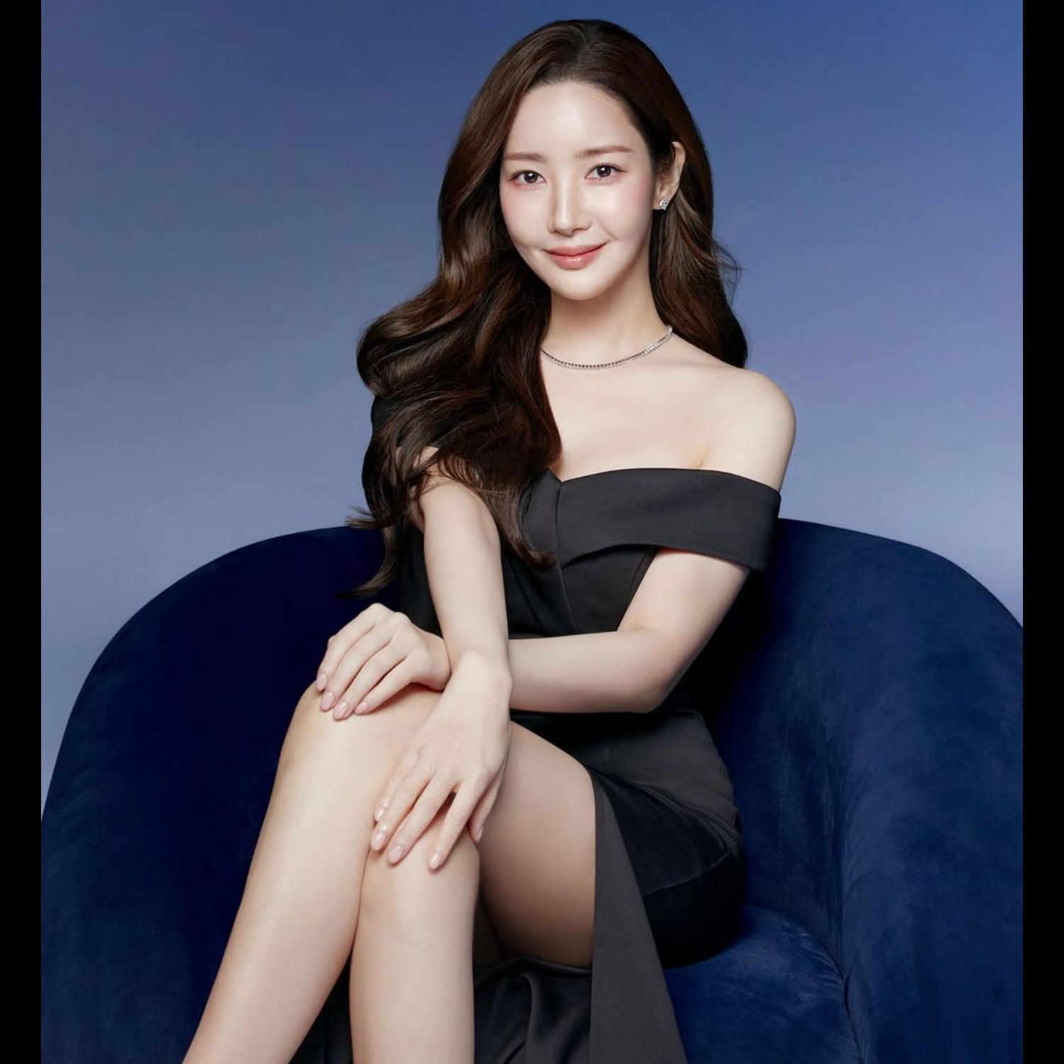 Behind-the-scenes cut of Park Minyoung