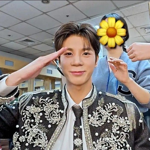 Cuplikan di balik layar dari Jeong Dongwon