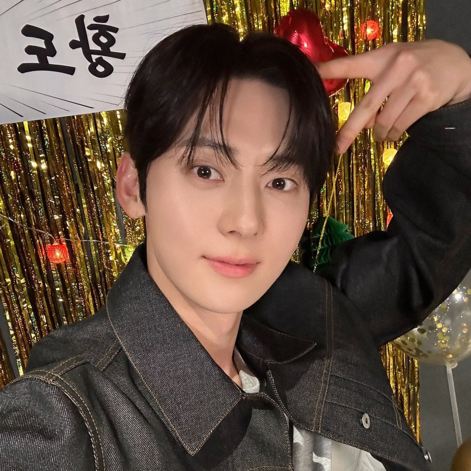 Behind-the-scenes cut of Hwang Minhyun