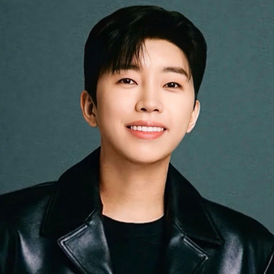 Latest photo of Lim Youngwoong