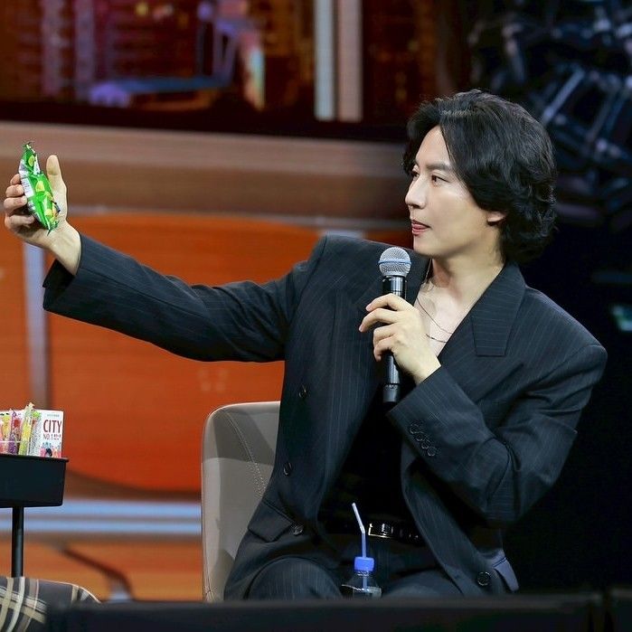 Recent activity shot of Kim Namgil