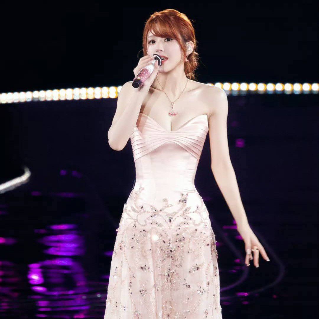 Behind-the-scenes cut of Zhao Lusi