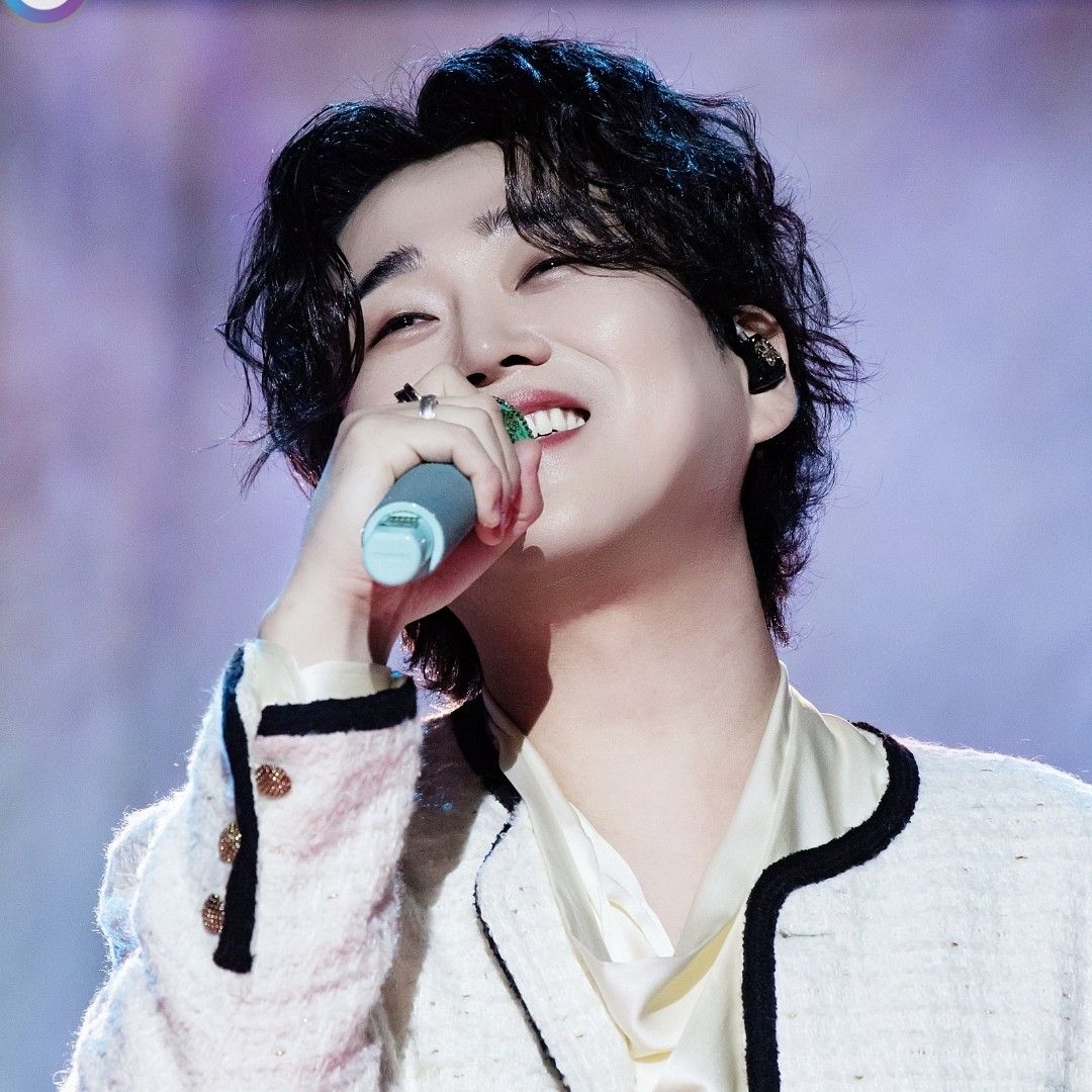 A moment captured by a fan of Hwang Youngwoong