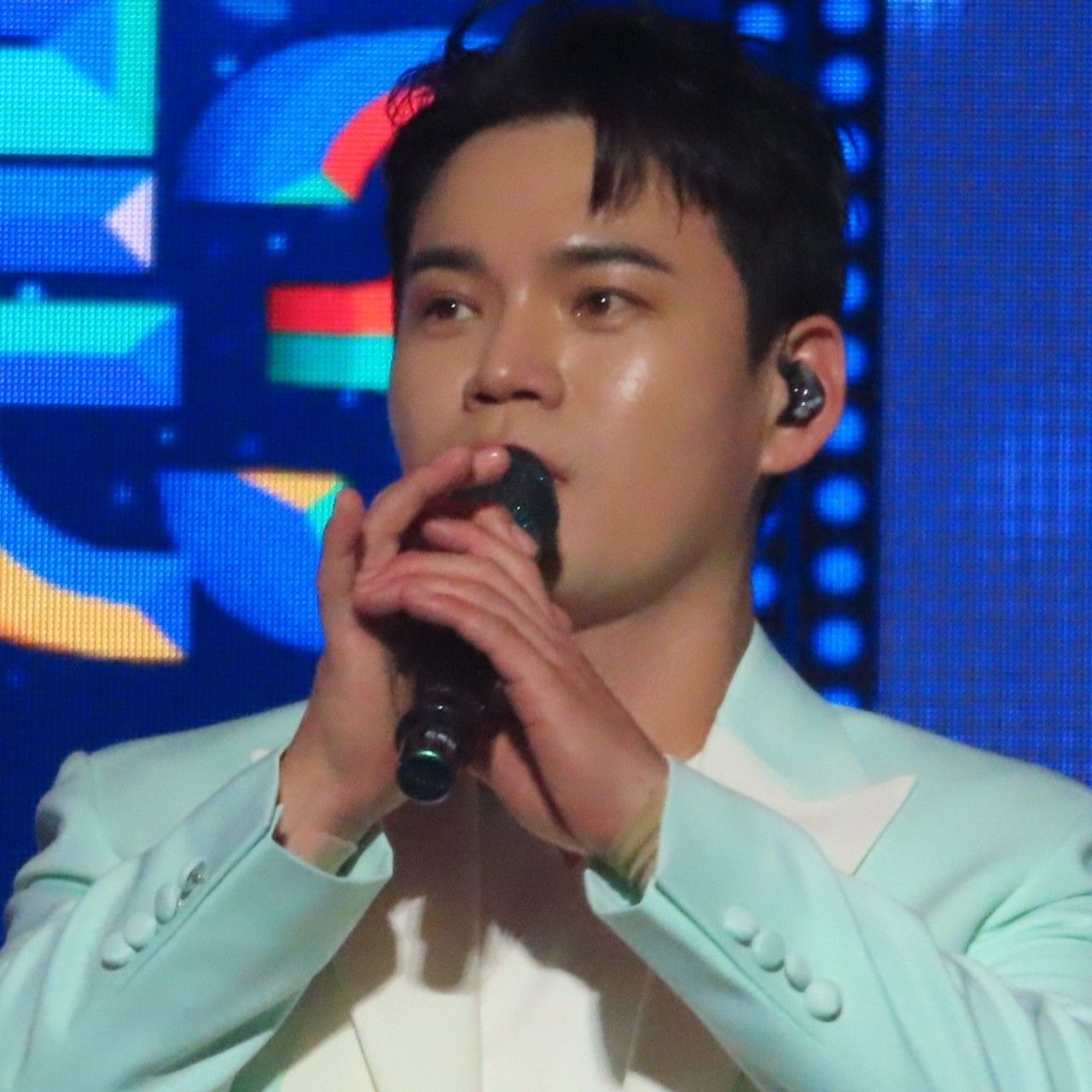 Behind-the-scenes cut of Lee Jung