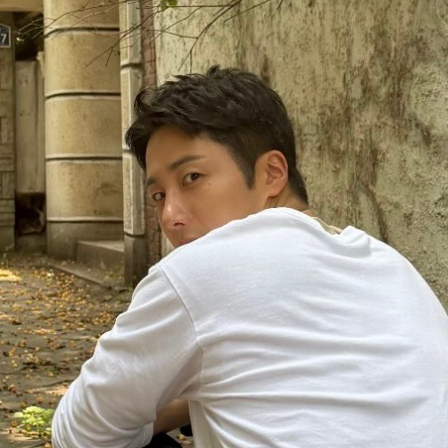 Recent activity shot of Jung Ilwoo