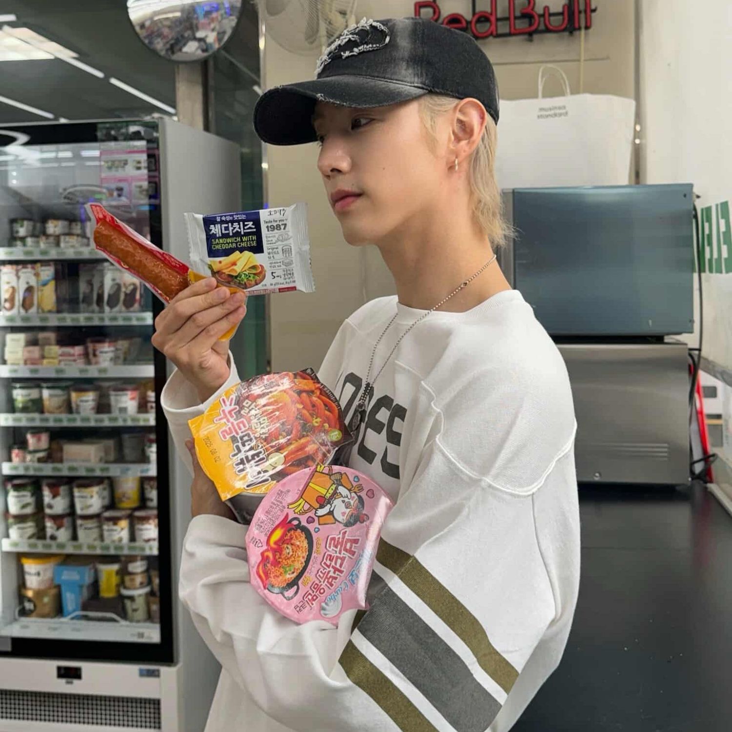 A moment captured by a fan of Park Jinyoung