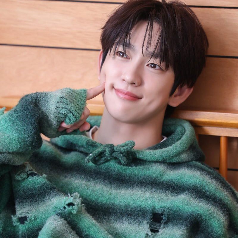 Recent activity shot of Park Jinyoung