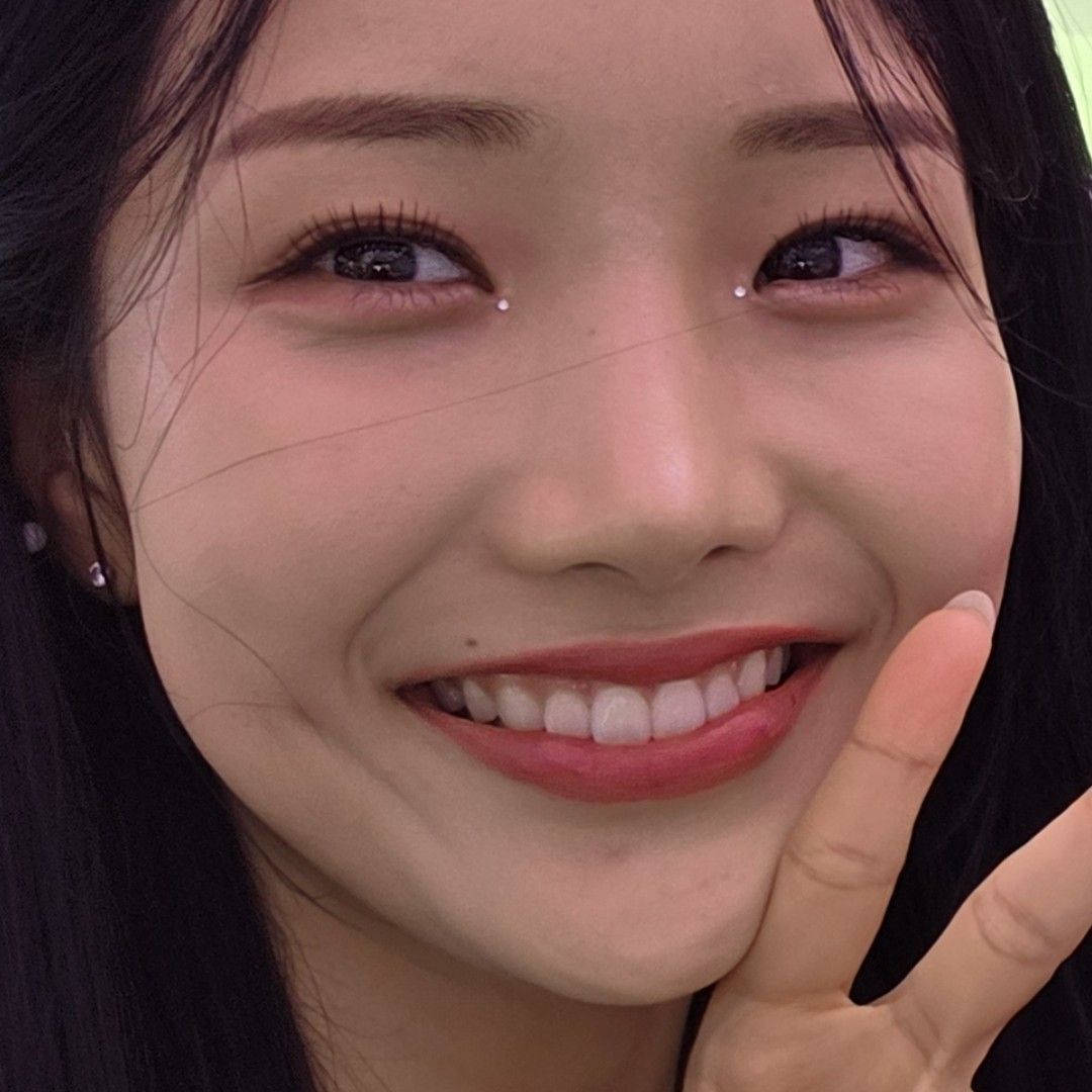 A moment captured by a fan of Kim Soyeon (2004)