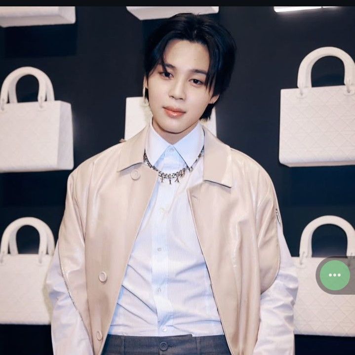 Recent activity shot of Ha Jimin