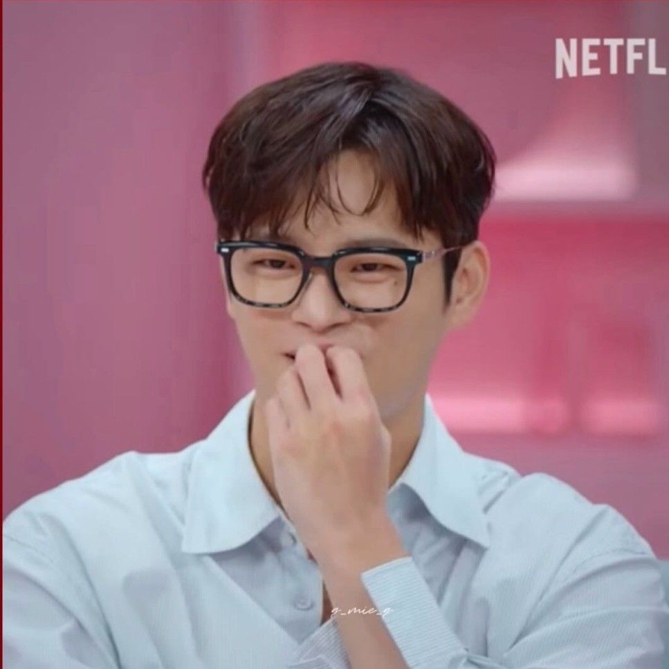 A moment captured by a fan of Seo Inguk