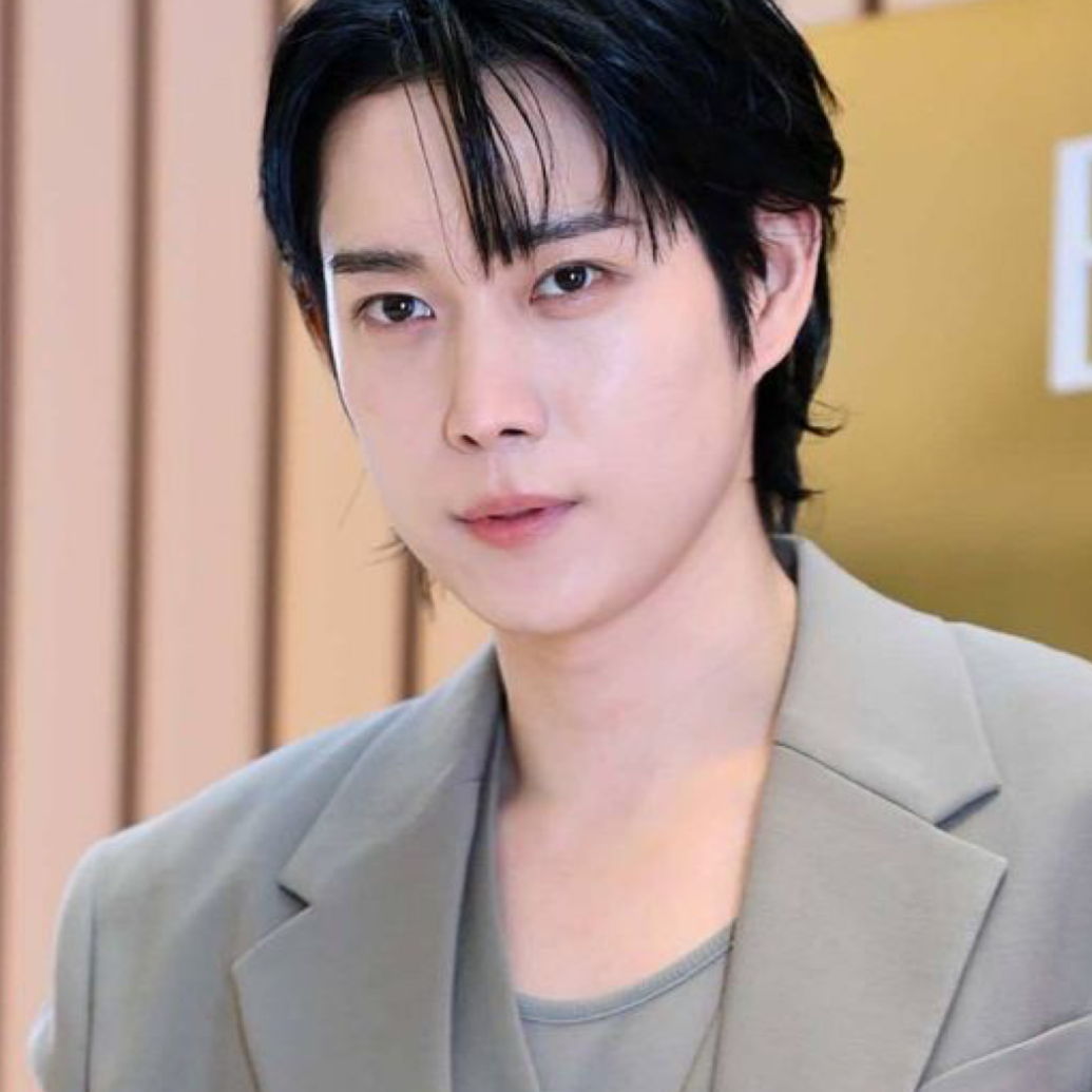 A moment captured by a fan of Kim Youngdae