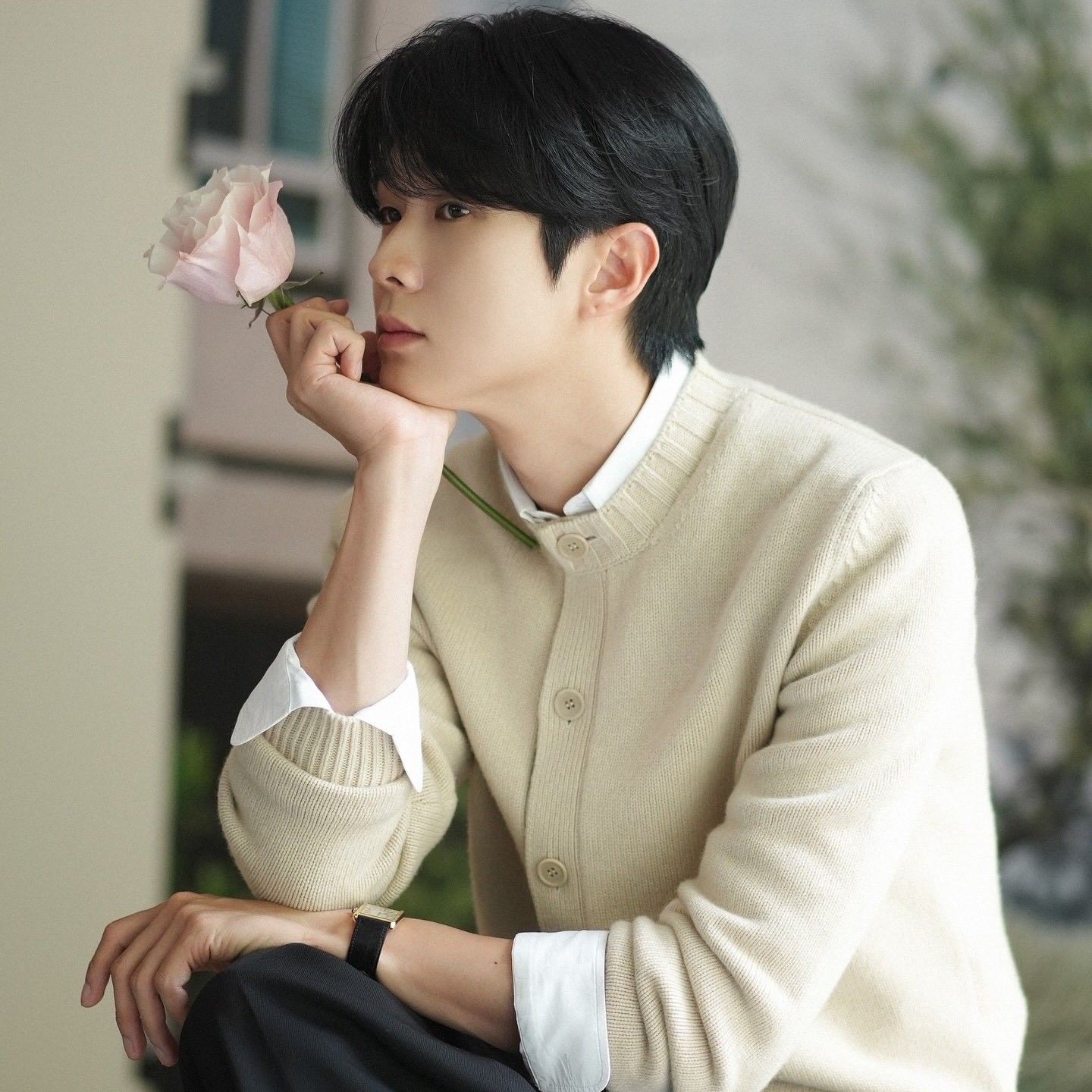 A moment captured by a fan of Choi Wooshik