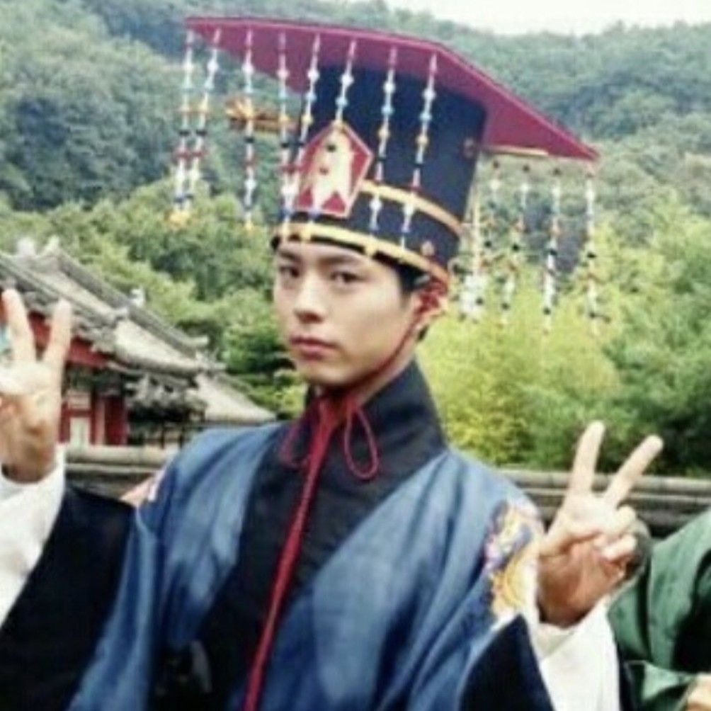 A moment captured by a fan of Park Bogum