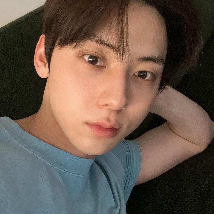 Behind-the-scenes cut of Hwang Minhyun