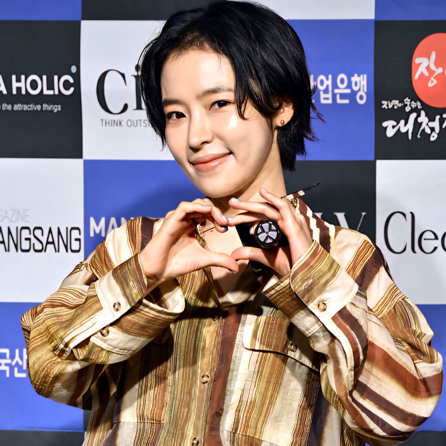 Behind-the-scenes cut of Hong Ja