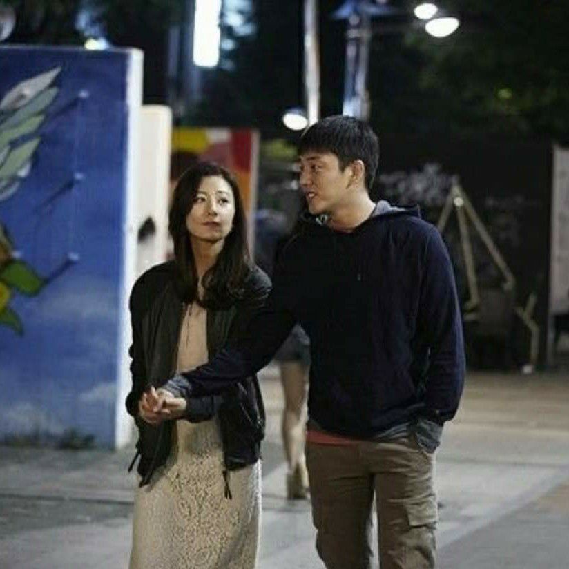 Behind-the-scenes cut of Kim Heeae