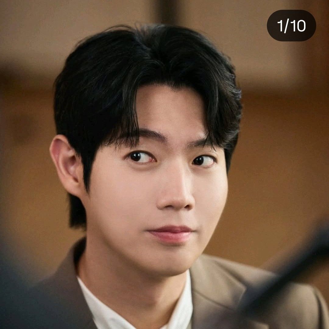 A moment captured by a fan of Son Taejin