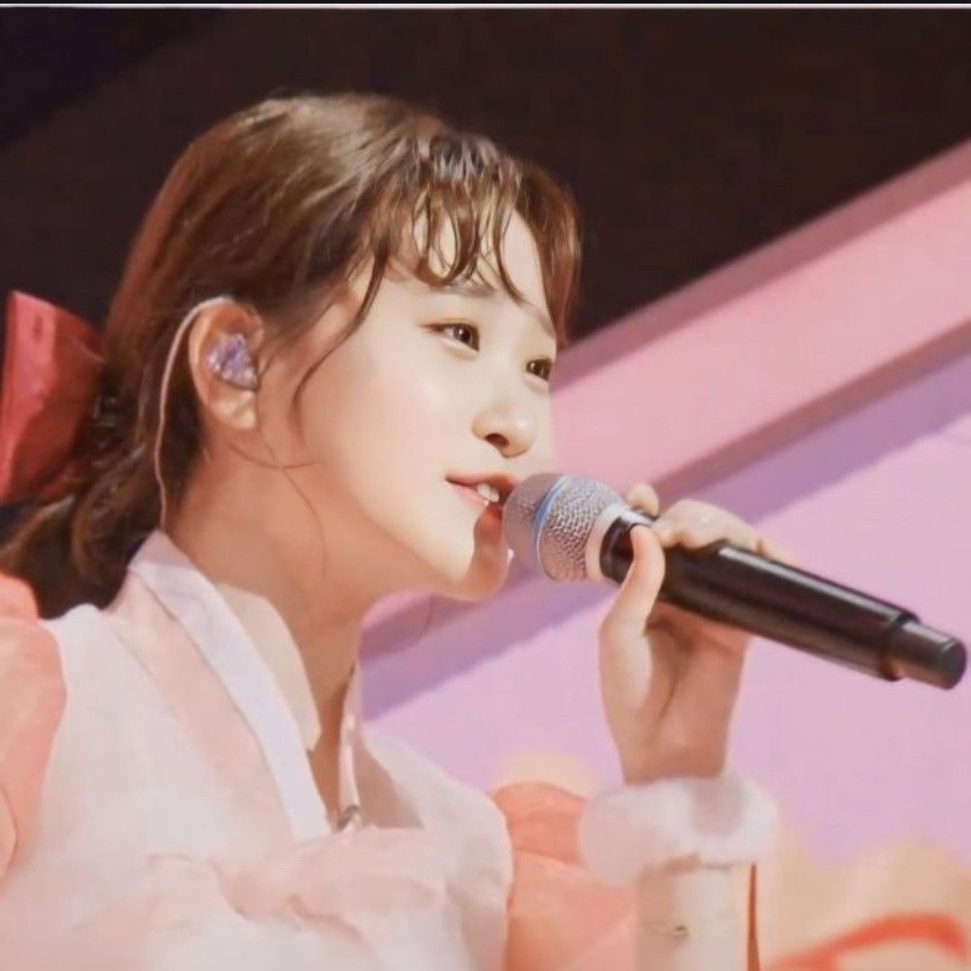 Recent activity shot of Kim Dahyun