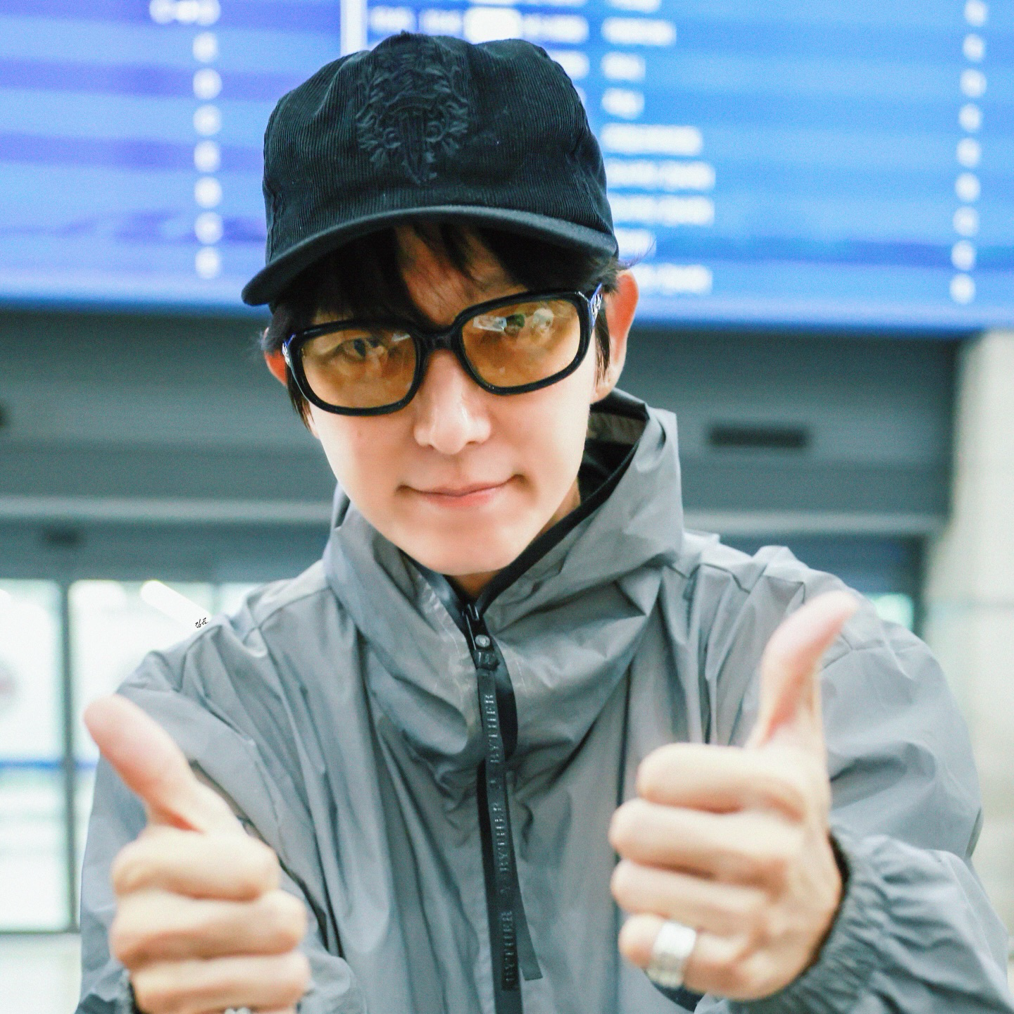 Behind-the-scenes cut of Lee Joongi