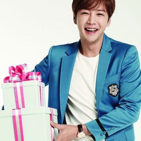 Latest photo of Jang Geunsuk