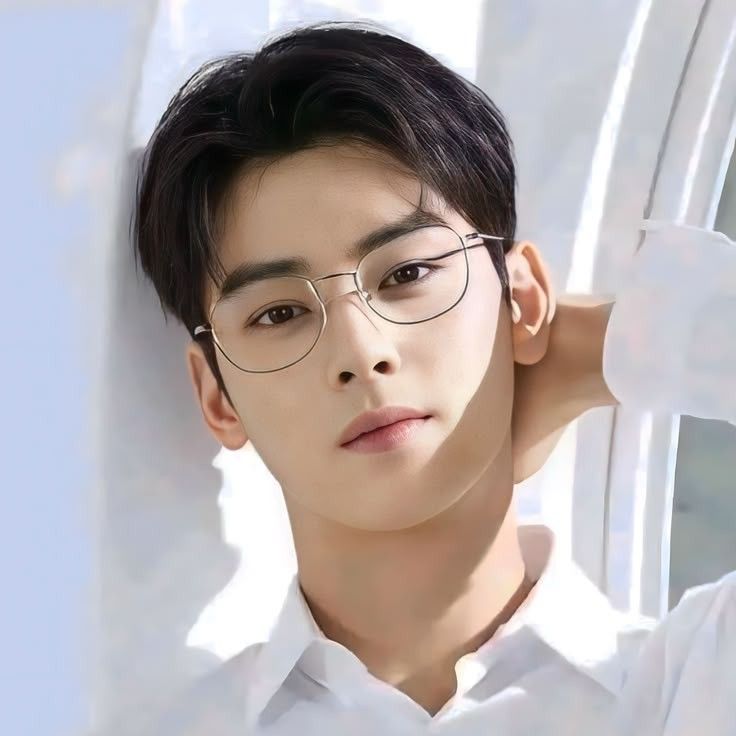 A moment captured by a fan of Cha Eunwoo