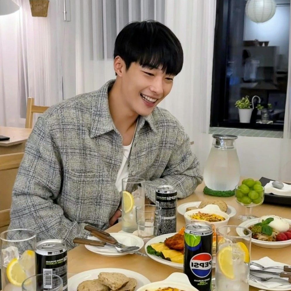 Recent activity shot of Woo Dohwan