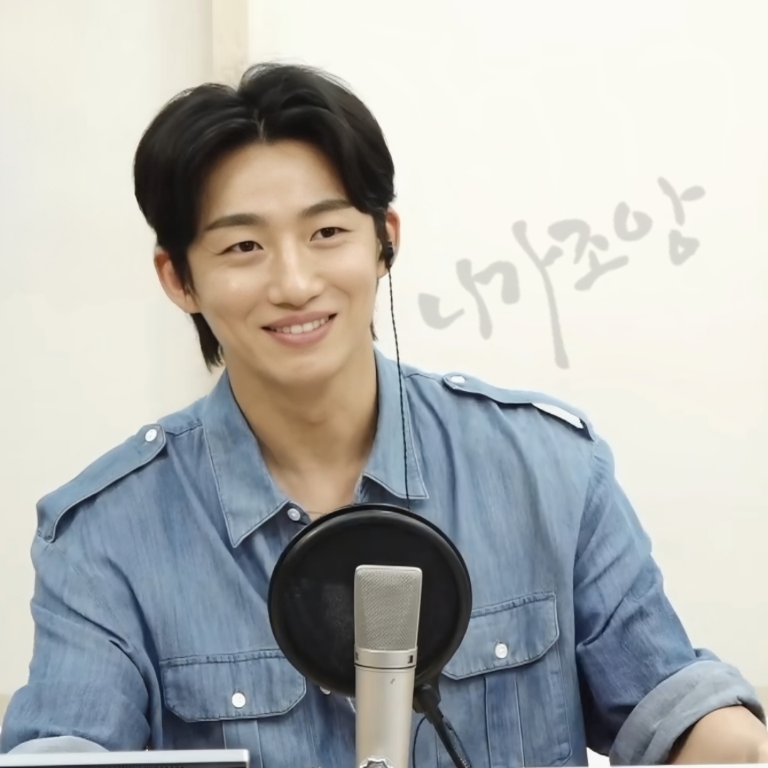 Behind-the-scenes cut of Shin Seungtae