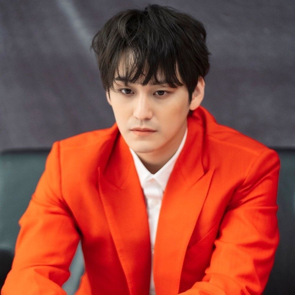 Behind-the-scenes cut of Kim Bum