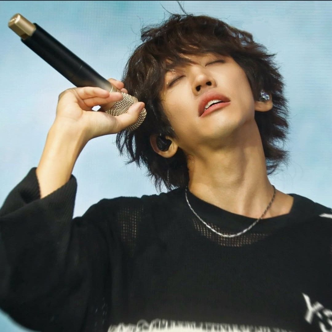 Latest photo of Lee Seungyoon