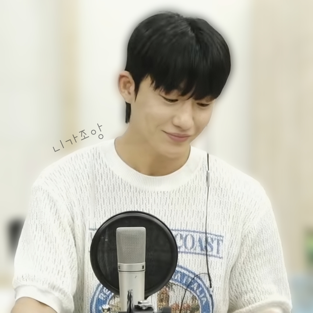 Behind-the-scenes cut of Shin Seungtae