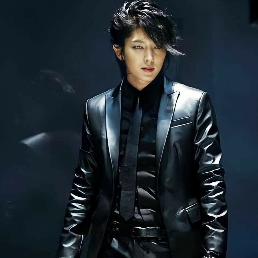 Recent activity shot of Lee Joongi